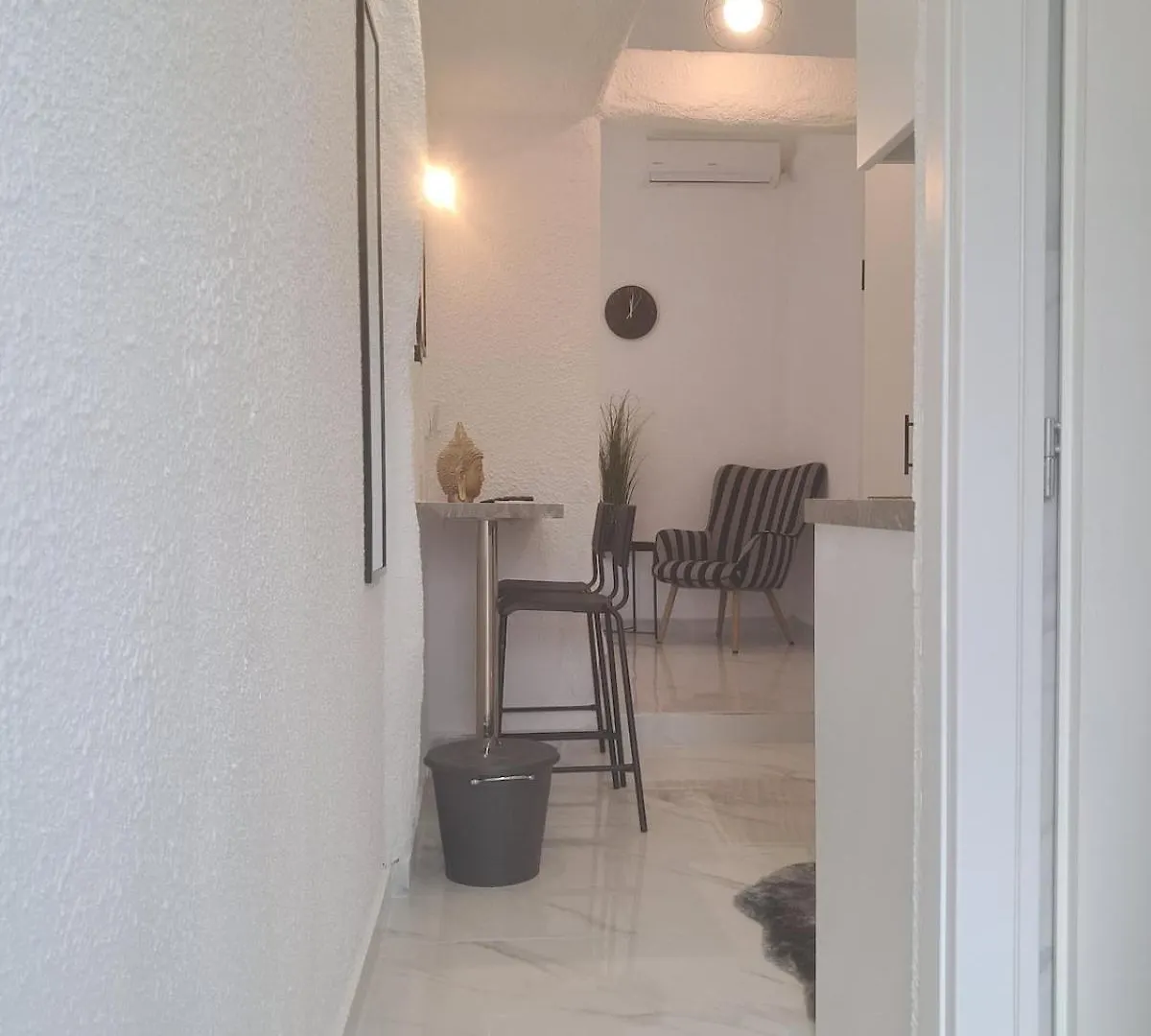 Funky, Cute Flat Close T Center Thessaloniki Apartment