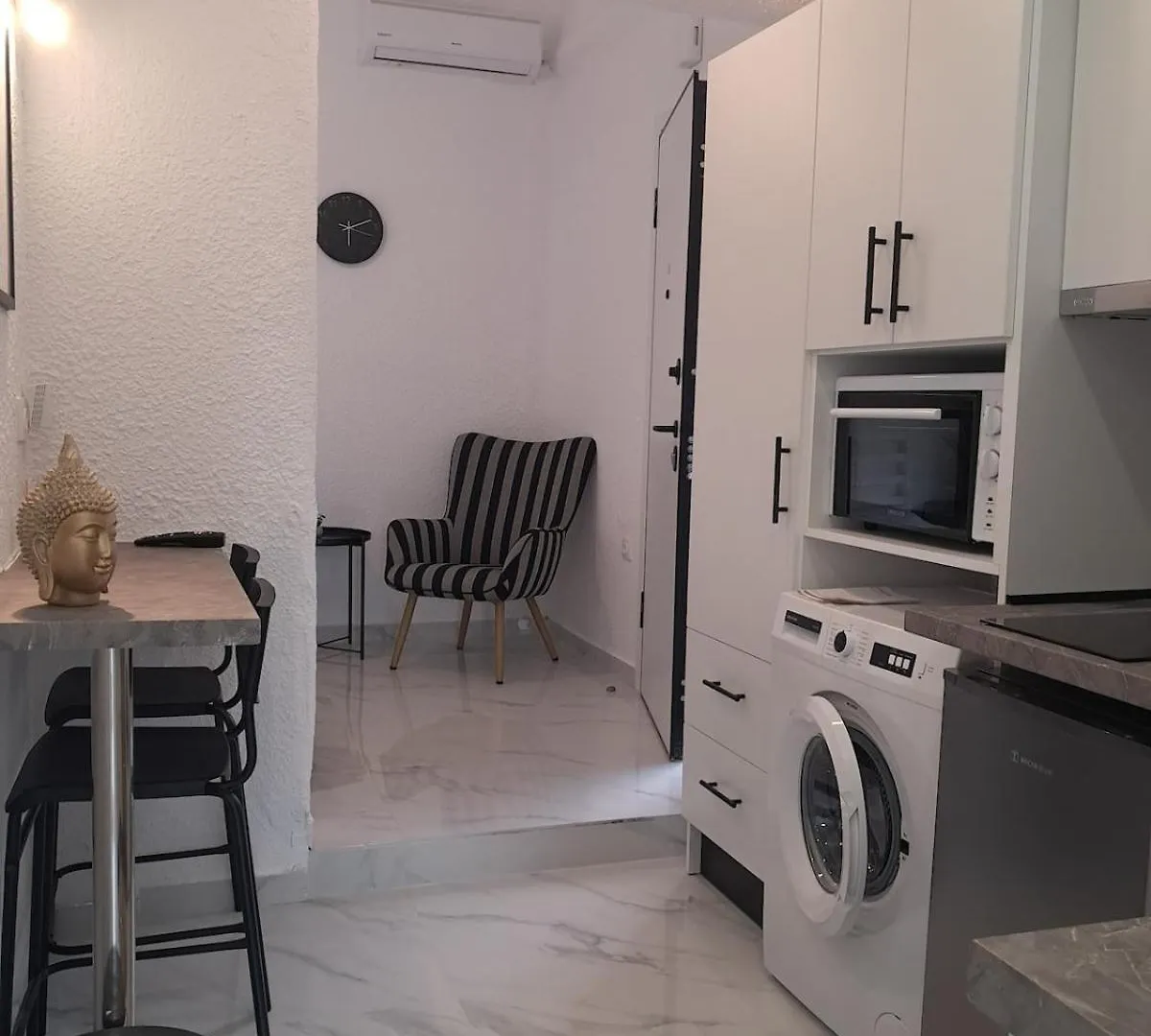 Apartment Funky, Cute Flat Close T Center Thessaloniki Greece